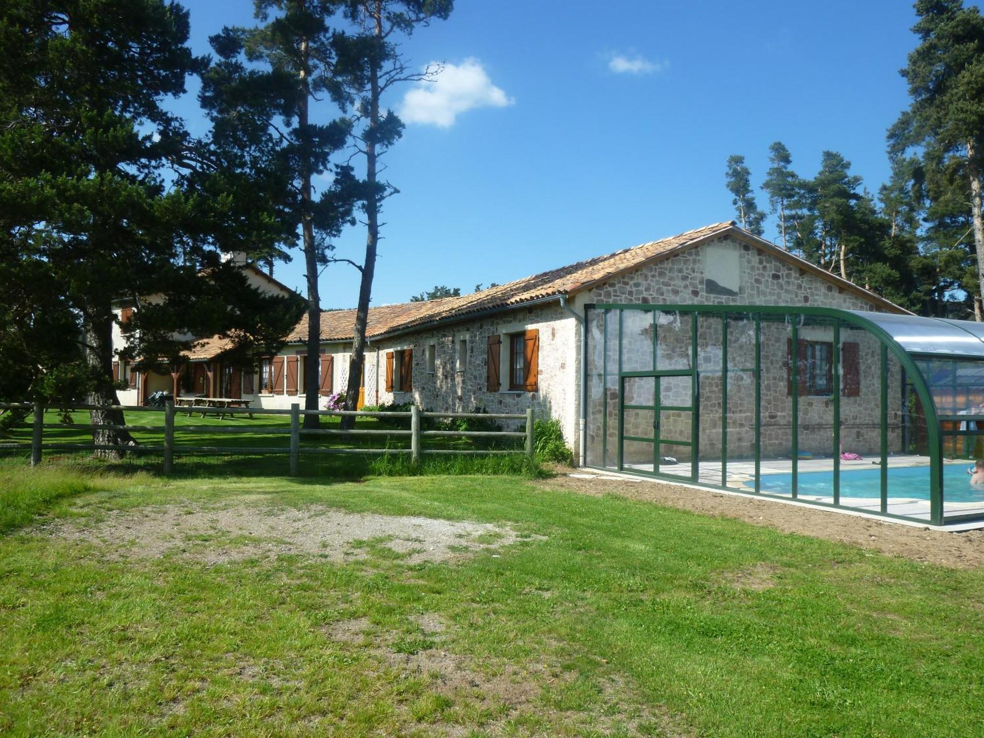 Auberge Les Volpilieres Ruynes-en-Margeride Exterior foto