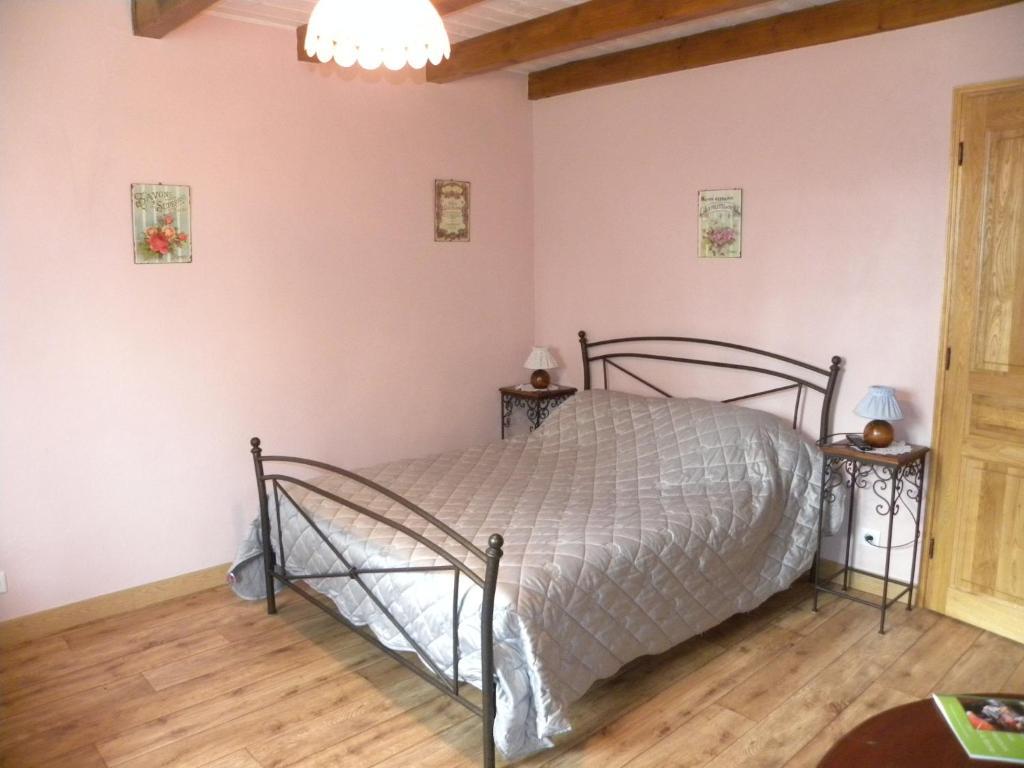 Auberge Les Volpilieres Ruynes-en-Margeride Habitación foto